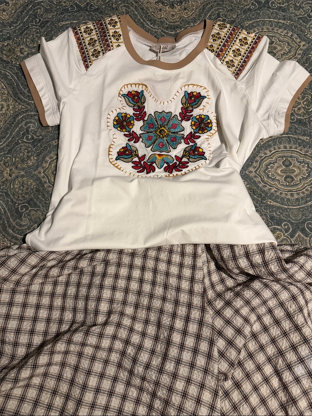 Top - Delila Texas - White with Autumn colors Appliqué and Embroidery- SZ XL